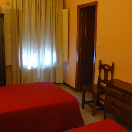 Hostal El Centro Уеска Номер фото