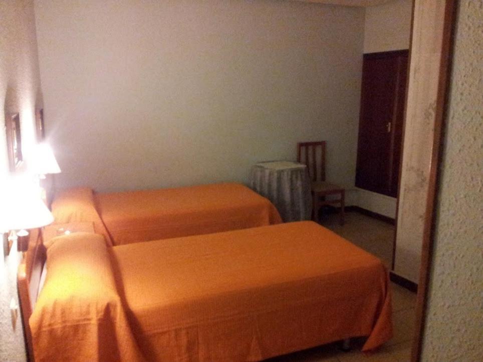 Hostal El Centro Уеска Екстер'єр фото