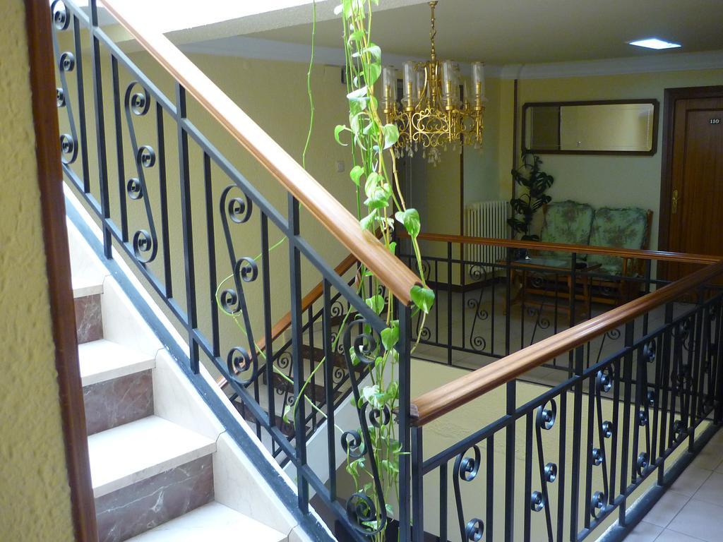Hostal El Centro Уеска Екстер'єр фото