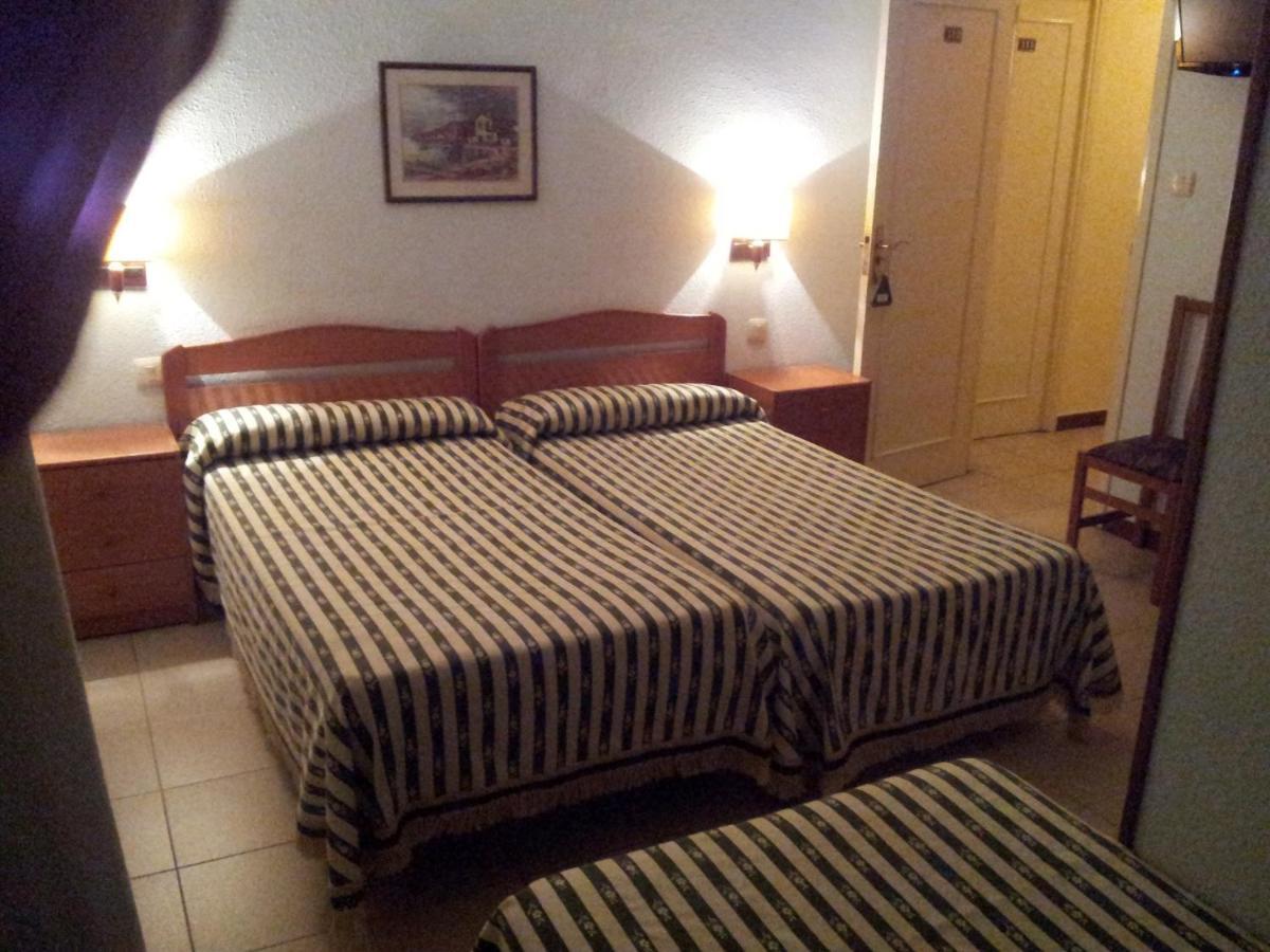Hostal El Centro Уеска Екстер'єр фото